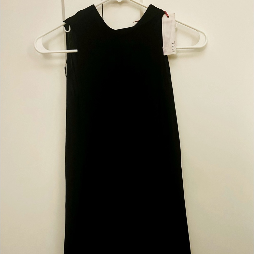 Elle Black swing dress with tie neck. Size XSP